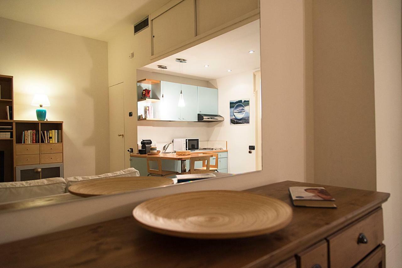 Elegant Apartment In Sant'Ambrogio Milano Eksteriør billede